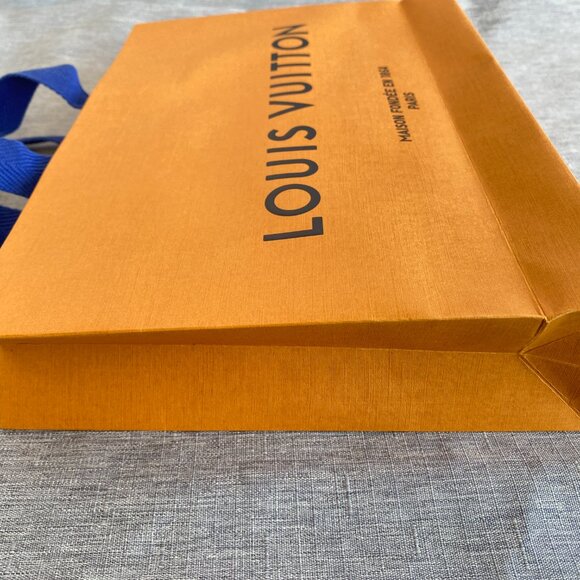 Louis Vuitton Shopping Bag - 💯 Authentic - Picture 5 of 8